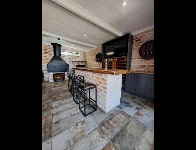 3 BEDROOM HOUSE FOR SALE IN VREDEKLOOF EAST